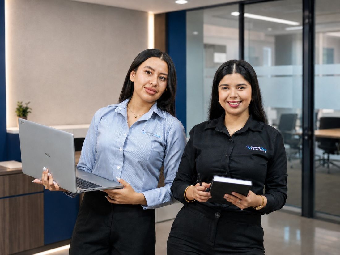Colaboradores de RTS trabajando en equipo